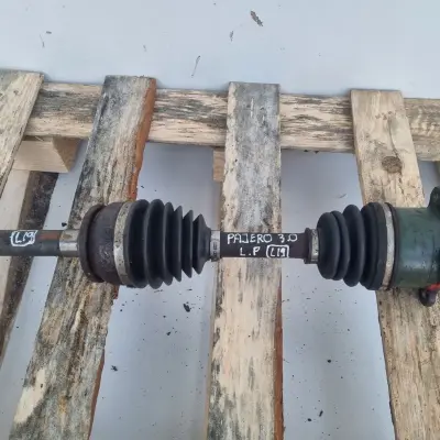 Mitsubishi Pajero III 3.0 V6 LEWA TYLNA PÓŁOŚ półośka tył kierowcy