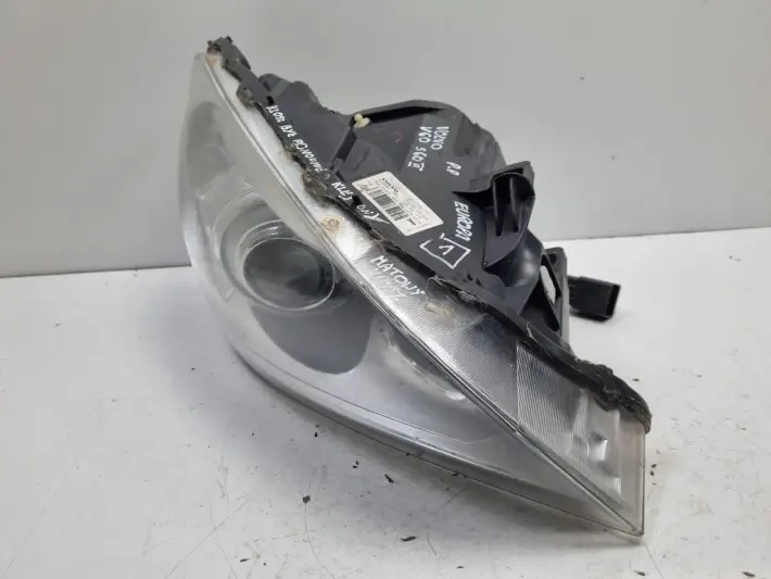 Volvo V60 S60 II PRZEDNIA LAMPA PRAWA prawy przód XENON EUROPA 31299991