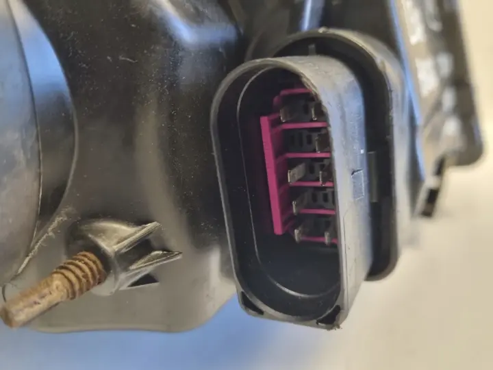 VW Polo V 6R 09-14r PRZEDNIA LAMPA LEWA lewy przód anglik 6R2941007E