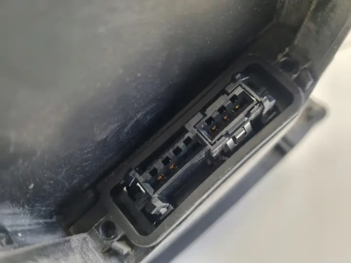 Volvo XC60 PRZEDNIA LAMPA LEWA LEWY PRZÓD BIXENON BI XENON SKRĘTNY 30763135