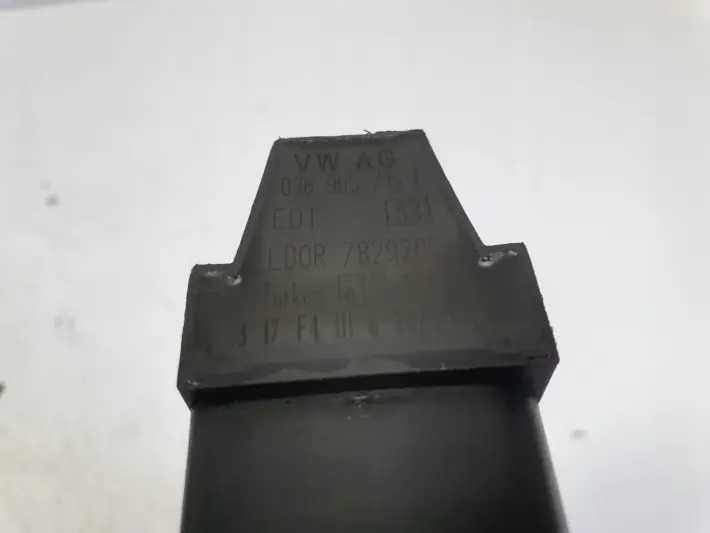 Seat Ibiza III 1.4 16V CEWKA ZAPŁONOWA 036905715F