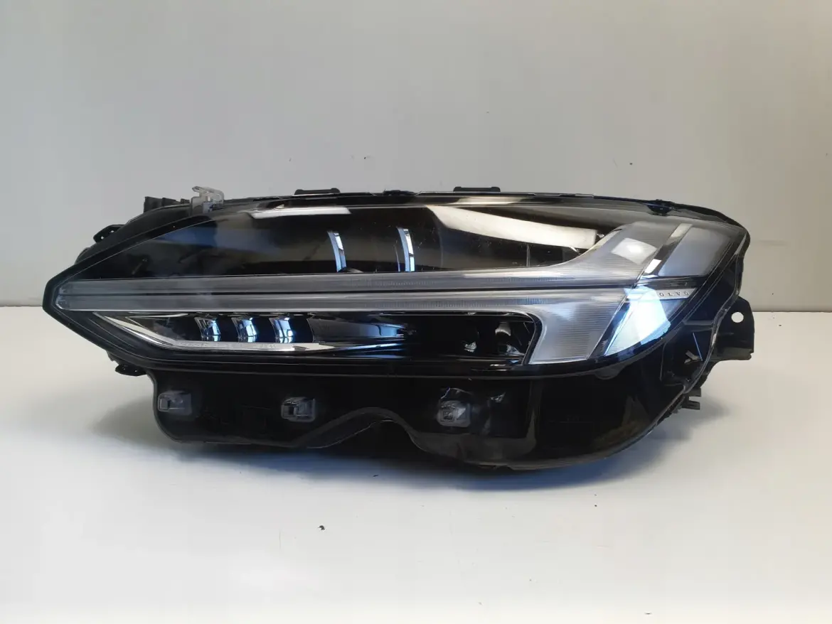 Volvo S90 V90 II PRZEDNIA LAMPA LEWA lewy przód FULL LED EUROPA 31655728
