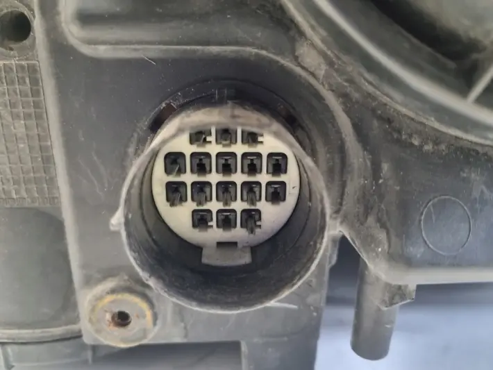 Range Rover Sport L320 05-09r PRZEDNIA LAMPA LEWA lewy przód XENON EUROPA
