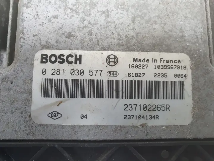 Renault Master III 2.3 DCI STEROWNIK SILNIKA komputer 0281030577