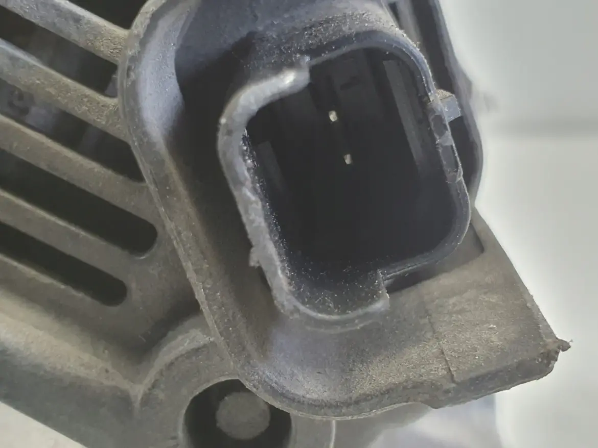 Dacia Logan II 0.9 TCe ALTERNATOR 231000091R valeo