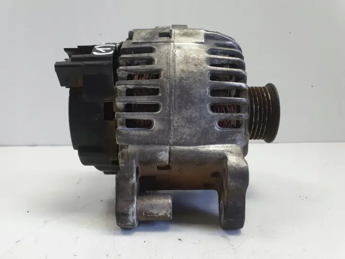 VW Golf V 1.6 FSI ALTERNATOR 110A 03C903023B valeo