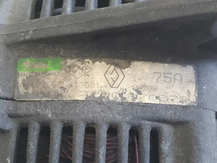 Renault Clio II 1.6 16V ALTERNATOR 7700870279 valeo