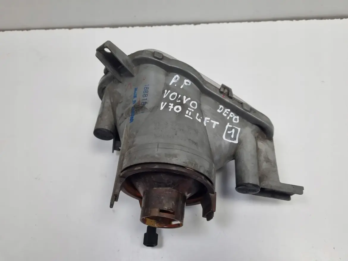 Volvo XC70 I V70 II lift PRAWY PRZEDNI HALOGEN przód pasażera DEPO