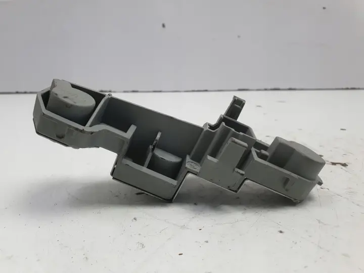 Volvo C30 WKŁAD TYLNEJ LAMPY ŻARÓWKI TYLNEJ PRAWEJ PRAWY TYŁ 27712204