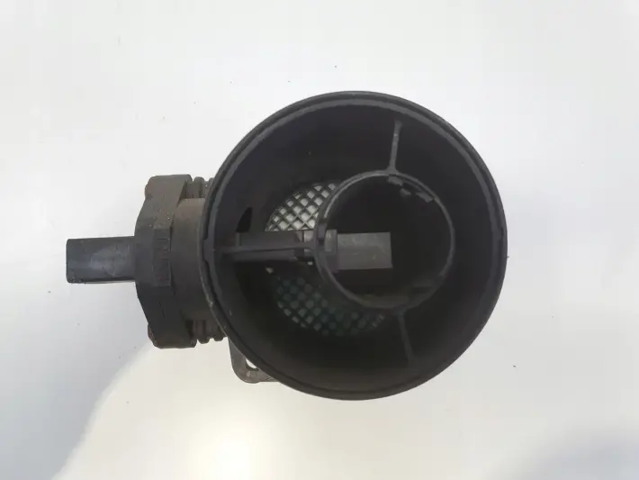VW Golf V 2.0 TDI PRZEPŁYWOMIERZ POWIETRZA 0281002461 074906461B