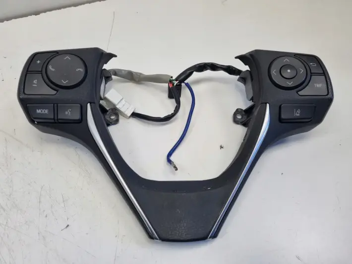 Toyota Auris II lift PRZYCISKI KIEROWNICY multifunkcja przycisk panel