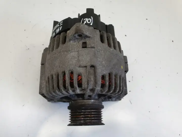 Renault Scenic II 1.6 16V ALTERNATOR 8200667619 valeo