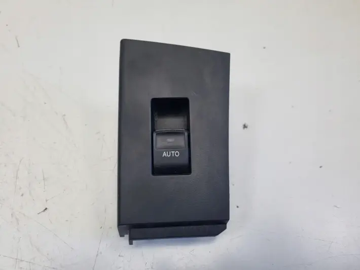 Toyota Auris II LEWY PRZEŁĄCZNIK TYLNEJ SZYBY Panel 4271-02630