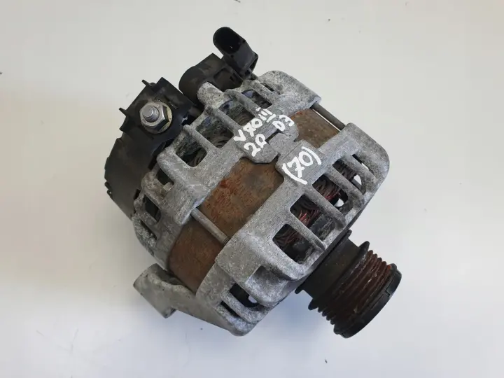 Volvo V70 III 2.0 D3 ALTERNATOR bosch 30659131