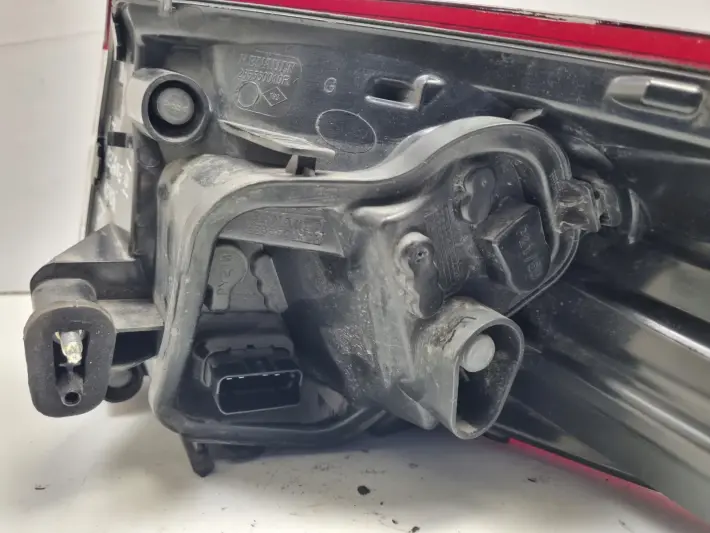 Renault Megane III kombi TYLNIA TYLNA LAMPA LEWA lewy tył 265550010R