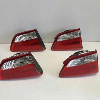 Kia Carens IV TYLNA LAMPA LEWA tył W KLAPE LED