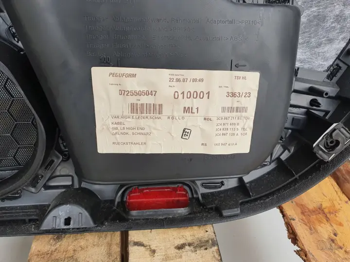 VW Passat B6 KOMBI BOCZEK DRZWI LEWY TYŁ SKÓRA
