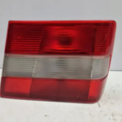 Volvo 940 960 TYLNA LAMPA PRAWA W KLAPĘ prawy tył
