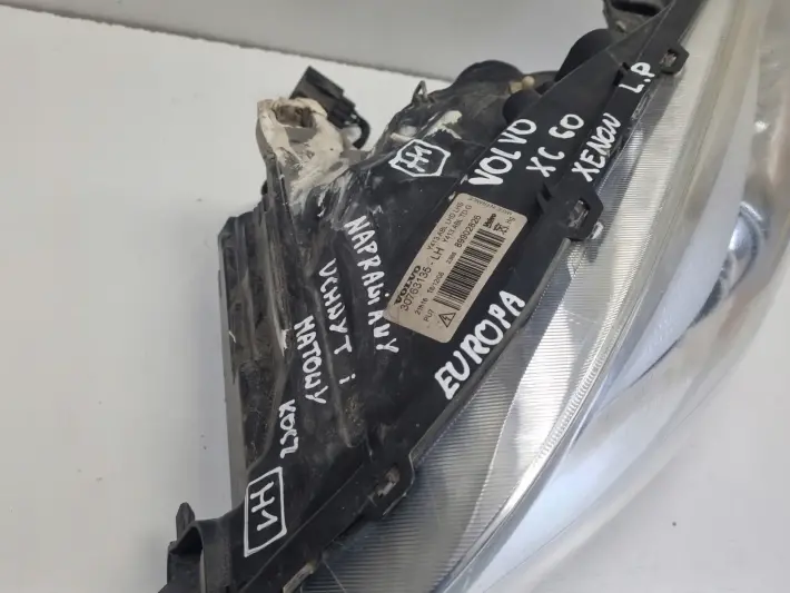Volvo XC60 PRZEDNIA LAMPA LEWA LEWY PRZÓD BIXENON BI XENON SKRĘTNY 30763135