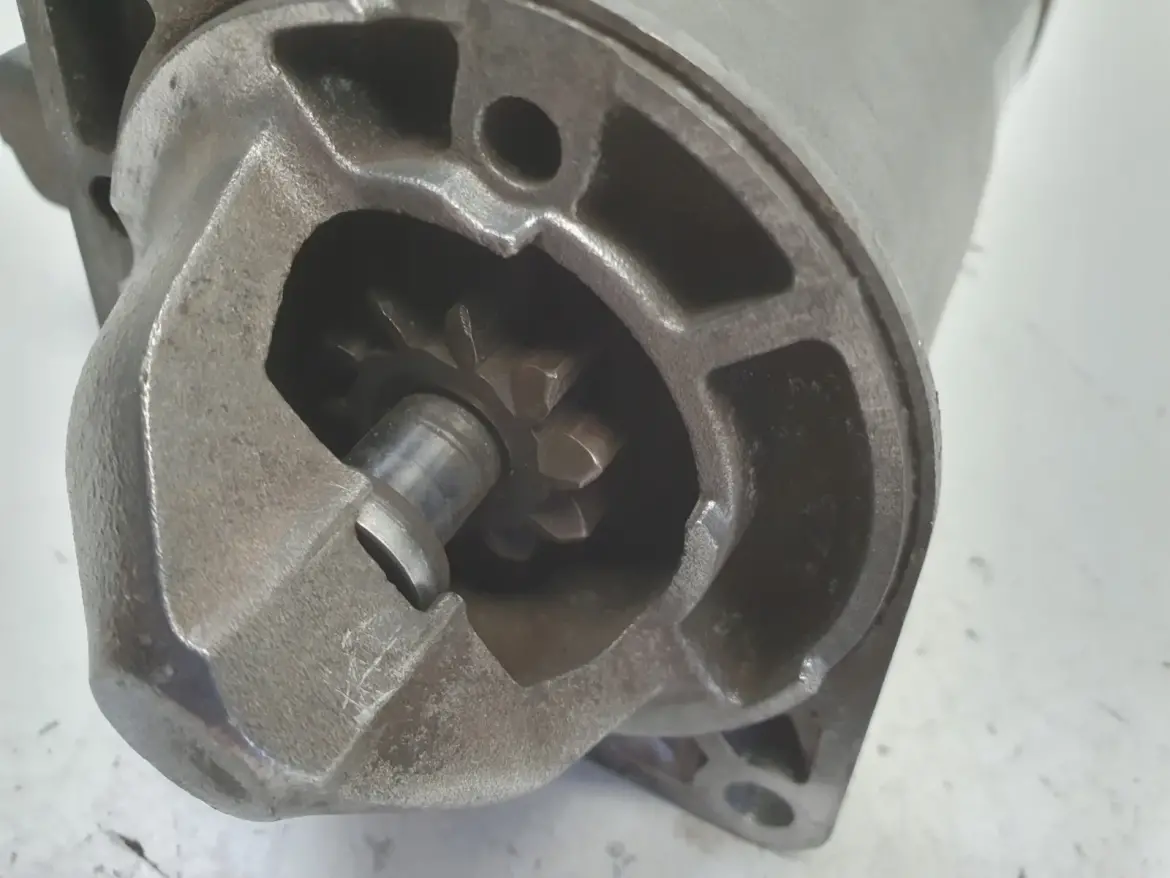Opel Insignia A 2.0 CDTI ROZRUSZNIK 55585238 M001T30173