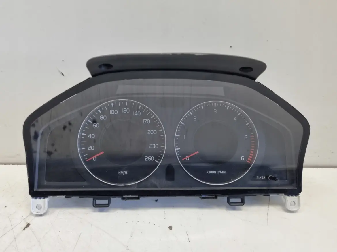 Volvo S80 II V70 III XC70 II LICZNIK ZEGARY Europa diesel 31270899AA