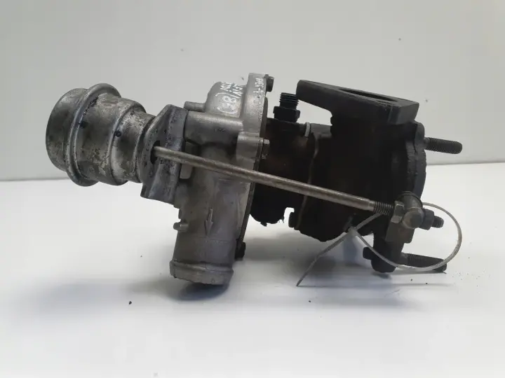 VW Bora 1.9 TDI TURBOSPRĘŻARKA turbo 038145701D