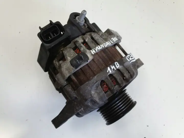 Hyundai i30 1.4 16V ALTERNATOR 90A 2655447 valeo 37300-2B101