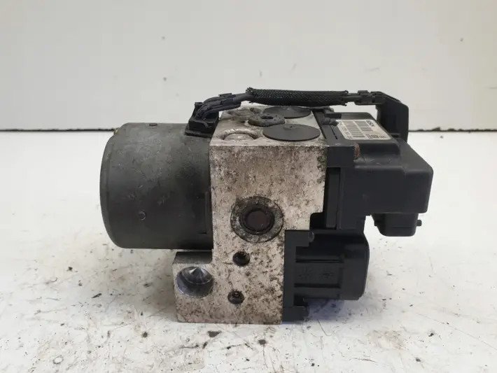 Volvo S40 V40 1.9 D POMPA ABS hamulcowa 30857585