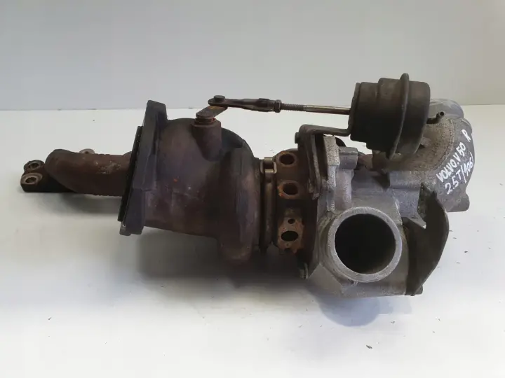 Volvo S40 II V50 2.5 T TURBOSPRĘŻARKA turbo 30757112