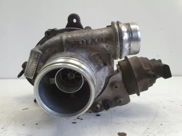 Volvo XC60 S60 V60 II 2.0 D3 TURBOSPRĘŻARKA turbo 31493379