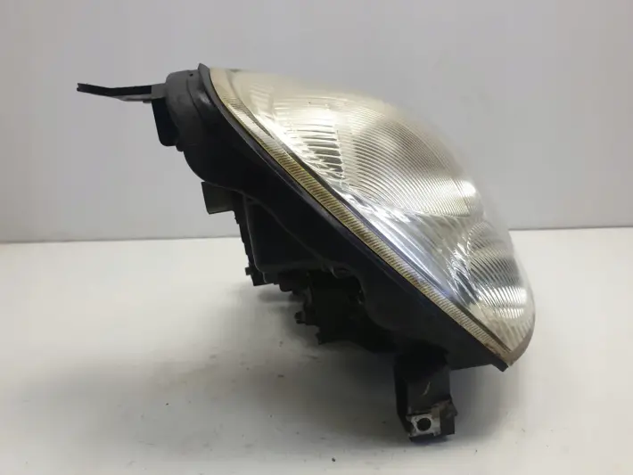 Suzuki Liana PRZEDNIA LAMPA PRAWA przód EUROPA
