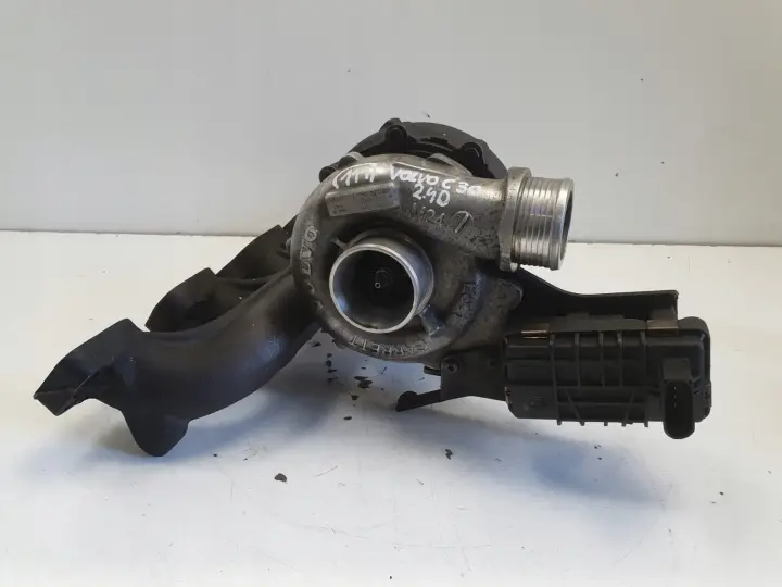 Volvo S40 II V50 2.4 D5 TURBOSPRĘŻARKA turbo 30774670
