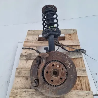 Volvo V70 III 2.4 D5 PRZEDNI AMORTYZATOR lewy przód Zwrotnica piasta 316mm