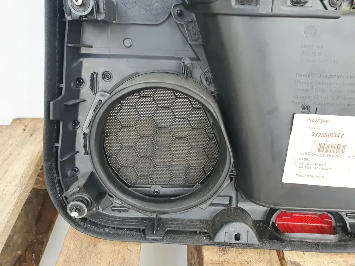 VW Passat B6 KOMBI BOCZEK DRZWI LEWY TYŁ SKÓRA
