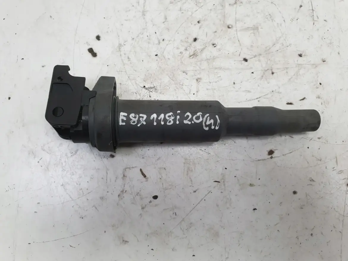 BMW E87 E90 2.0 i CEWKA ZAPŁONOWA 0221504471 bosch