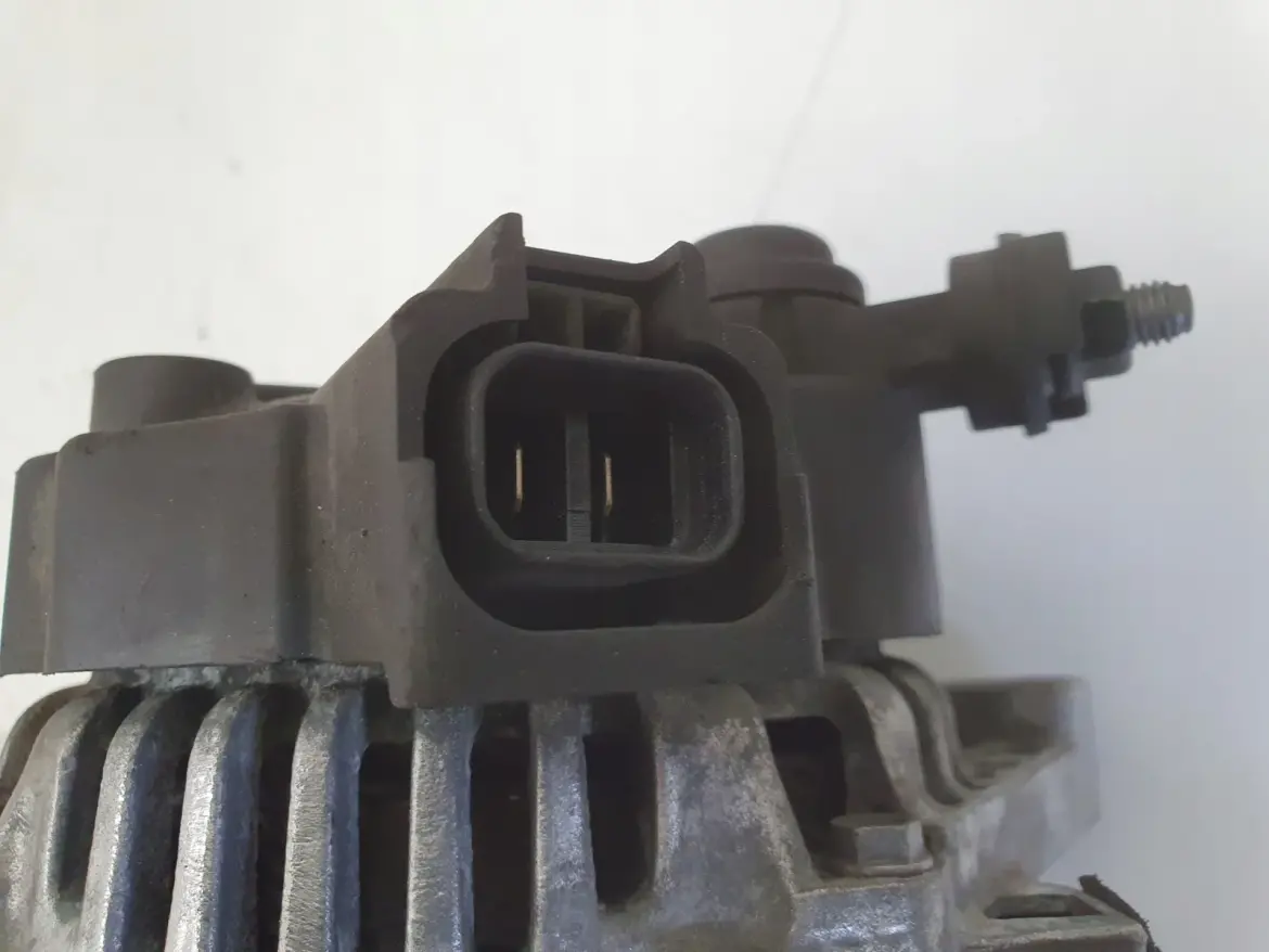 Hyundai i20 1.4 CRDI ALTERNATOR 37300-2A050 valeo 90A