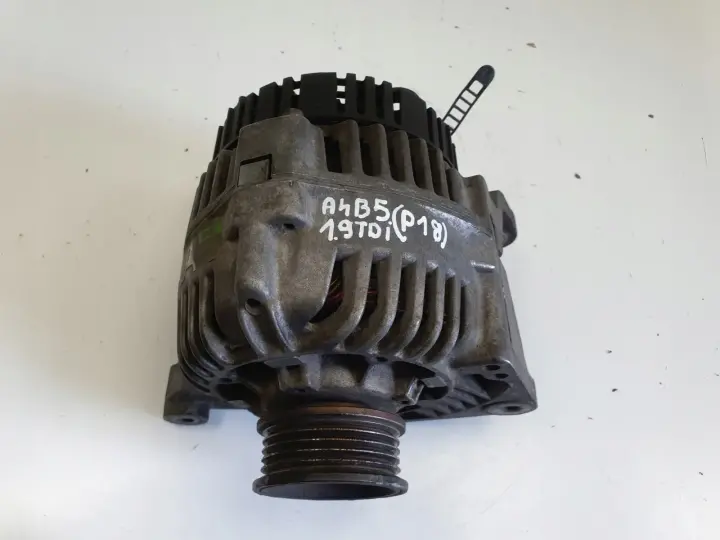 Audi A4 B5 Passat B5 1.6 8V ALTERNATOR valeo