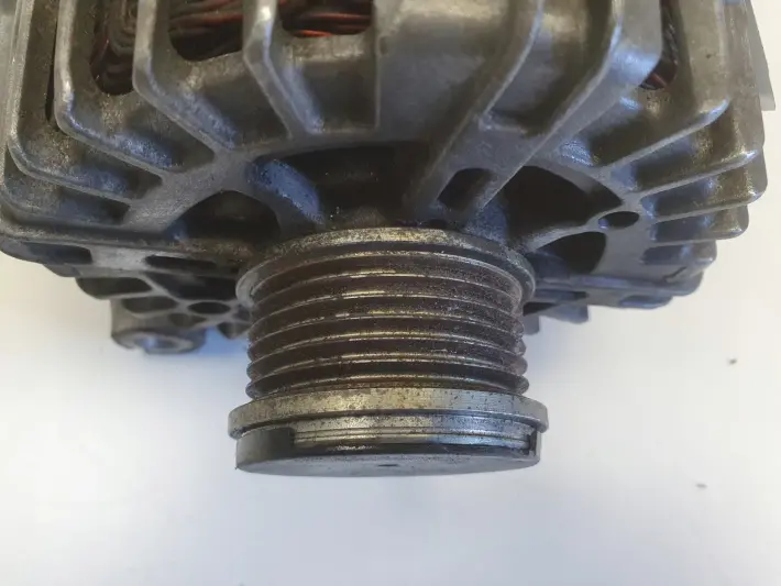 BMW F30 F31 2.0 D ALTERNATOR valeo 8519890 150A