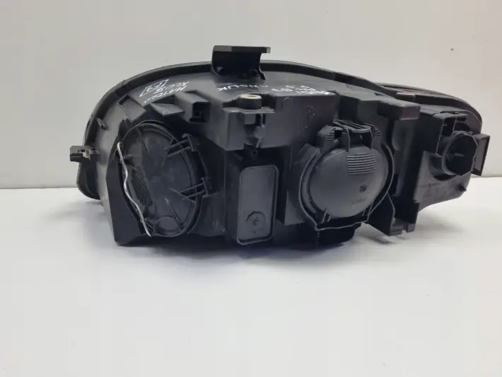 Audi A4 B7 04-08r PRZEDNIA LAMPA PRAWA PRAWY PRZÓD 1305630462