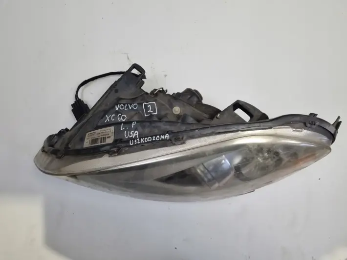 Volvo XC60 I 08-13r PRZEDNIA LAMPA LEWA lewy przód USA 30763147