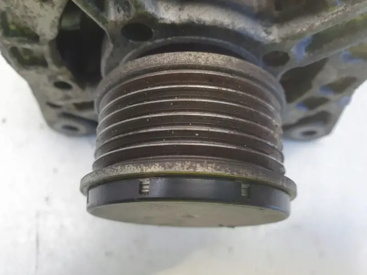 Nissan Qashqai 1.5 DCI ALTERNATOR bosch 0124525140