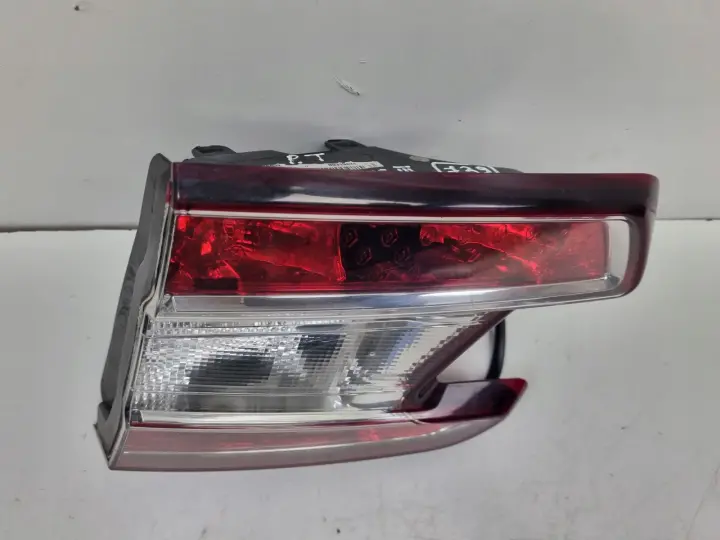 Renault Megane III kombi TYLNA LAMPA PRAWA prawy tył W KLAPE 265500027R