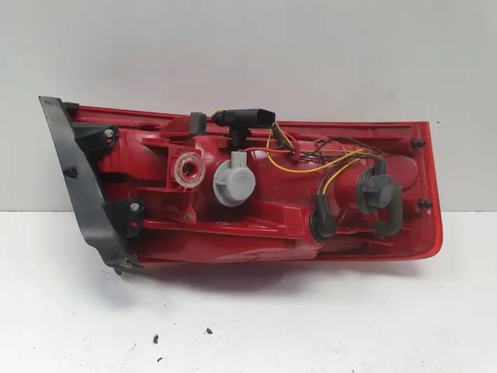 Audi A5 8T TYLNIA TYLNA LAMPA PRAWA prawy tył pasażera 8T0945096