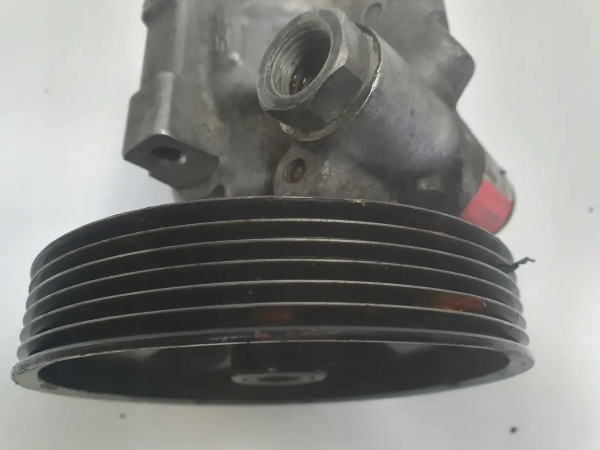 Volvo S40 V40 1.9 DCI POMPA WSPOMAGANIA 8200071050