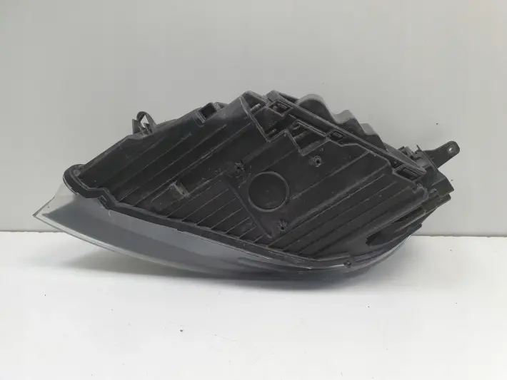 VOLVO V40 II 12-19r PRZEDNIA LAMPA PRAWA PRAWY PRZÓD europa 31283327