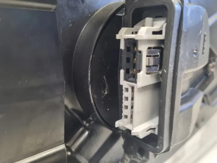 Volvo S60 II V60 LIFT PRZEDNIA LAMPA LEWA lewy przód XENON skrętna 31420261