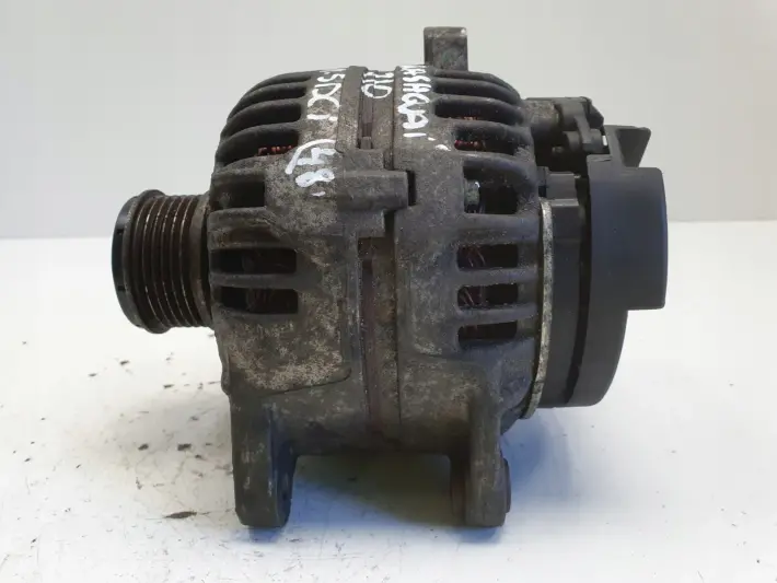 Nissan Qashqai 1.5 DCI ALTERNATOR bosch 0124525140