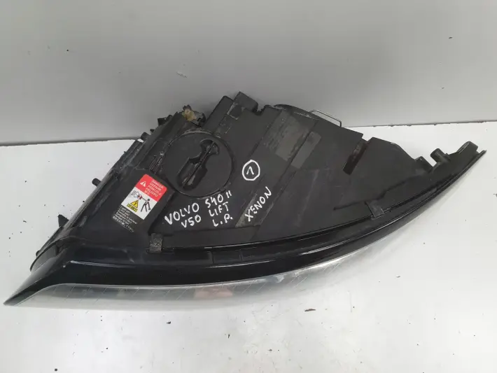 Volvo S40 II V50 LIFT XENON PRZEDNIA LAMPA LEWA lewy przód 31265698