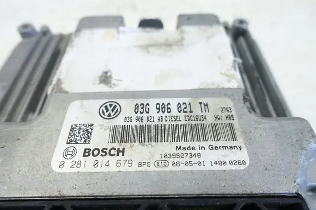 VW Golf V 1.9 TDI STEROWNIK SILNIKA komputer