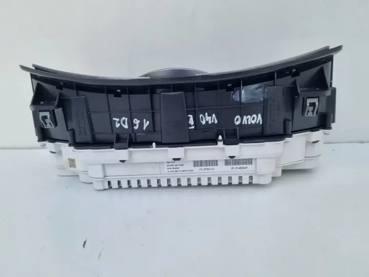 Volvo V40 II Diesel LICZNIK ZEGARY TFT Europa 31453047 36010098